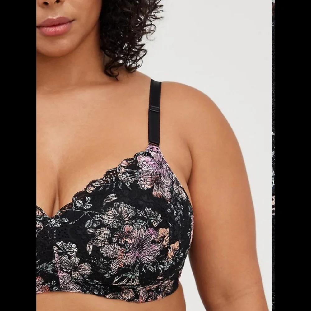 TORRID Lightly Lined Lace 360 Smoothing Wireless Bra - Picture 5 of 6